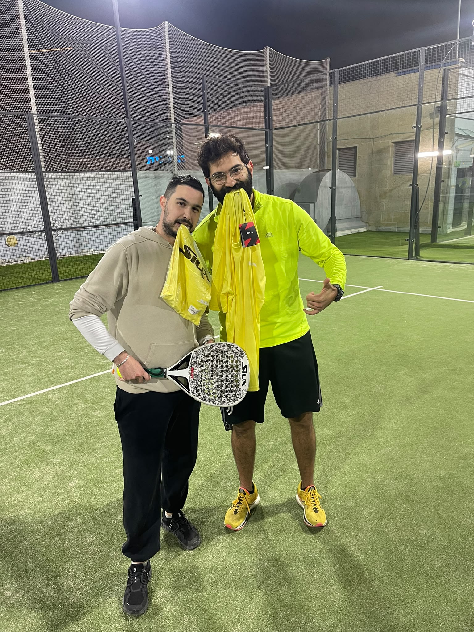 אווירת פאדל לייף-סטייל במועדון Tompadel