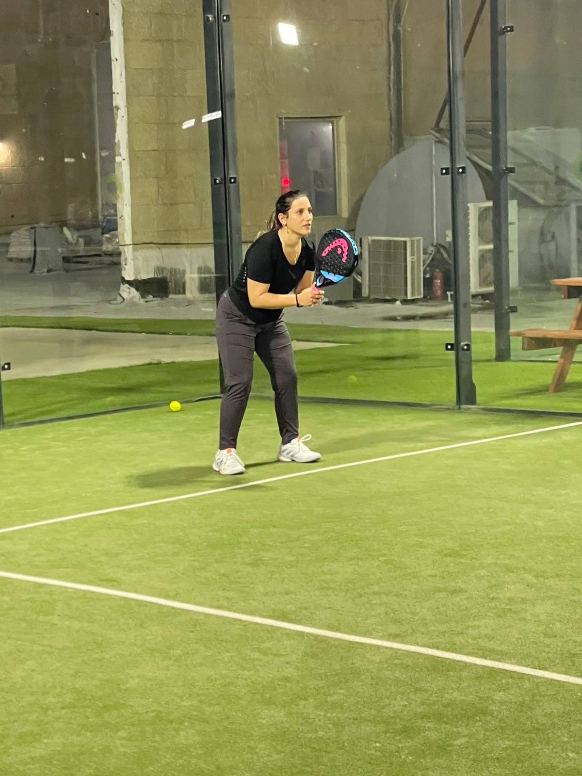 אימון פאדל מקצועי במועדון Tompadel